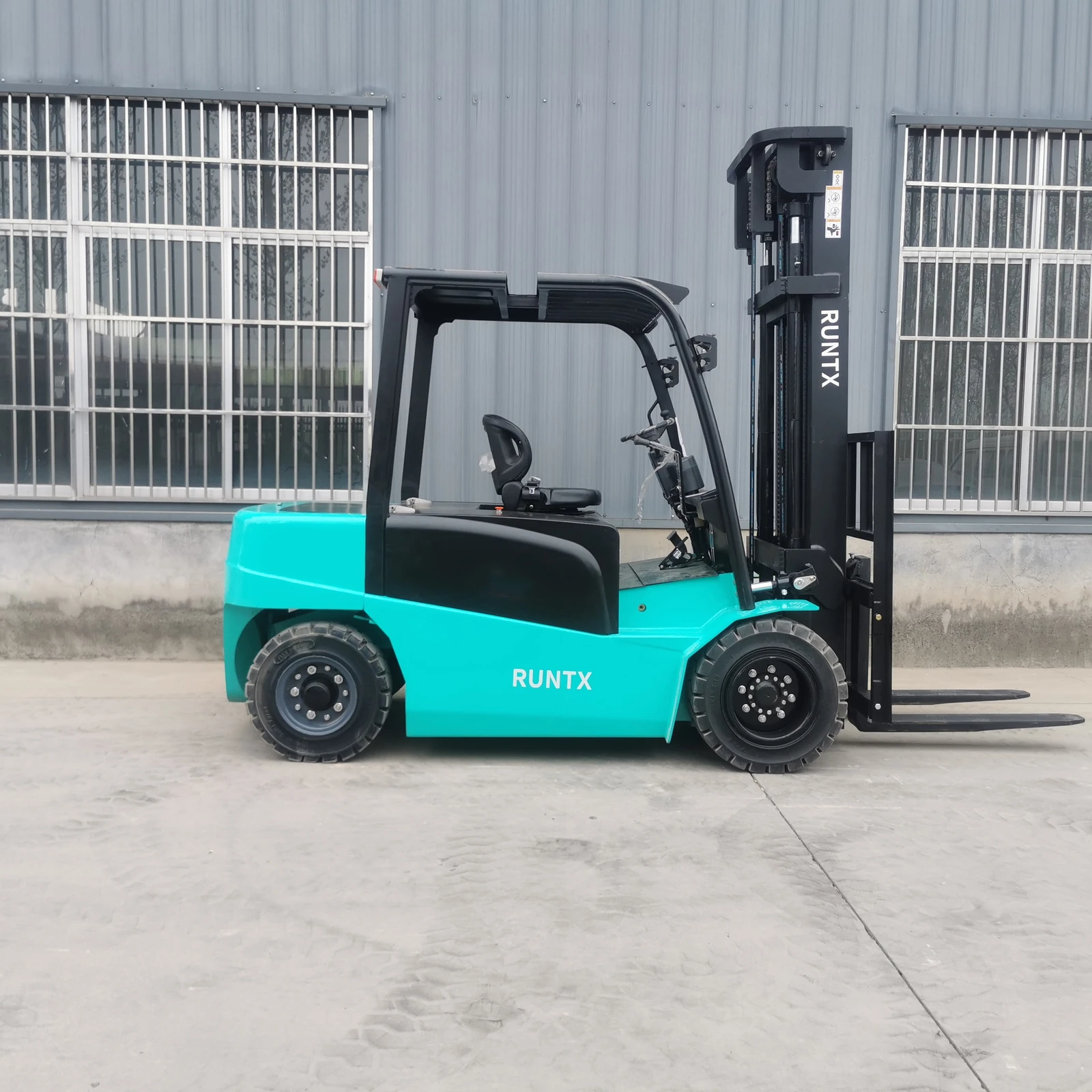 6 ton 4 wheel electric forklift cpd60