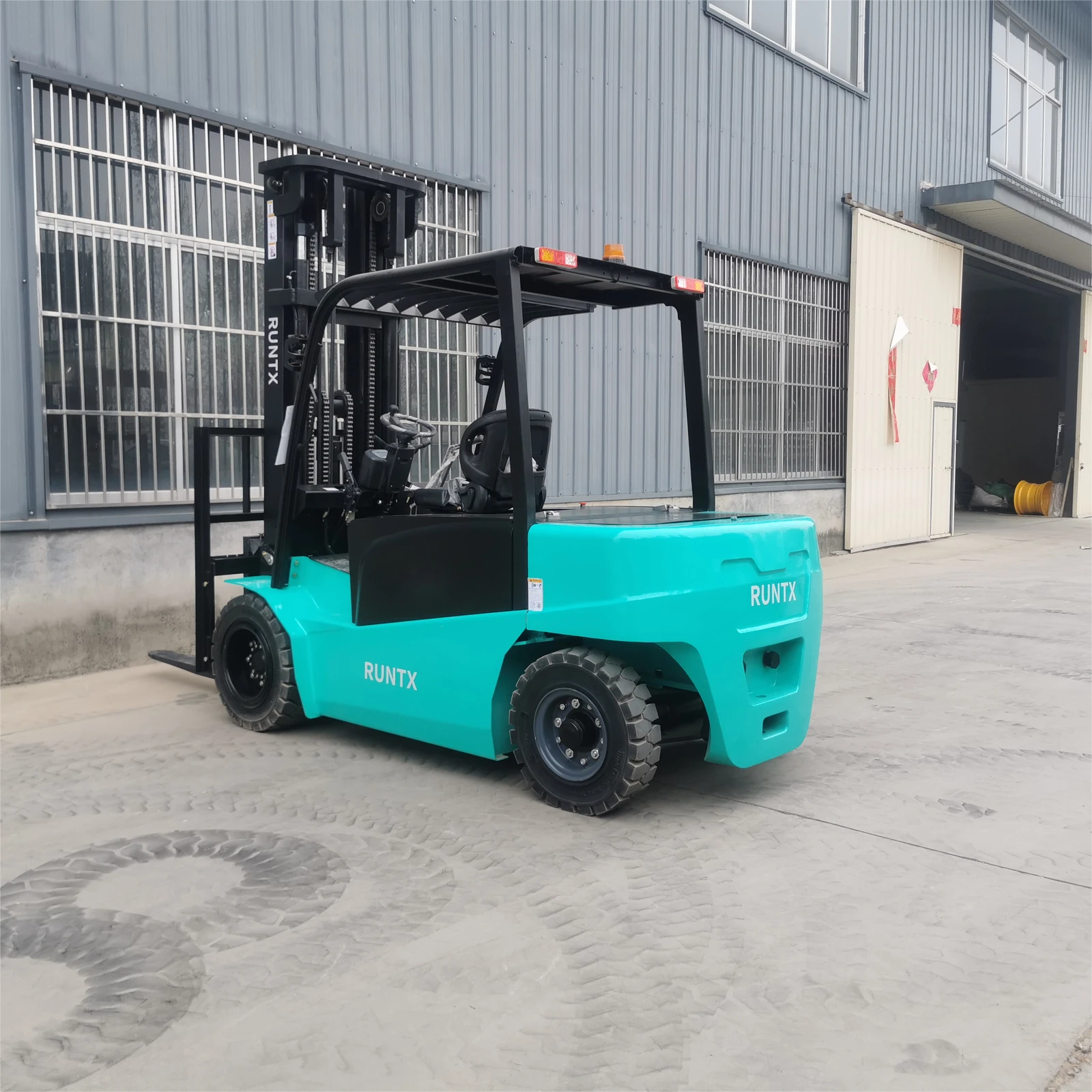 6 ton 4 wheel electric forklift cpd60