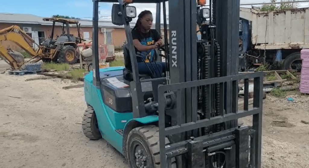 custom cyan blue 3.5 ton diesel forklift delivered to guyana