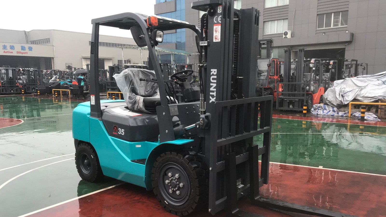 custom cyan blue 3.5 ton diesel forklift delivered to guyana