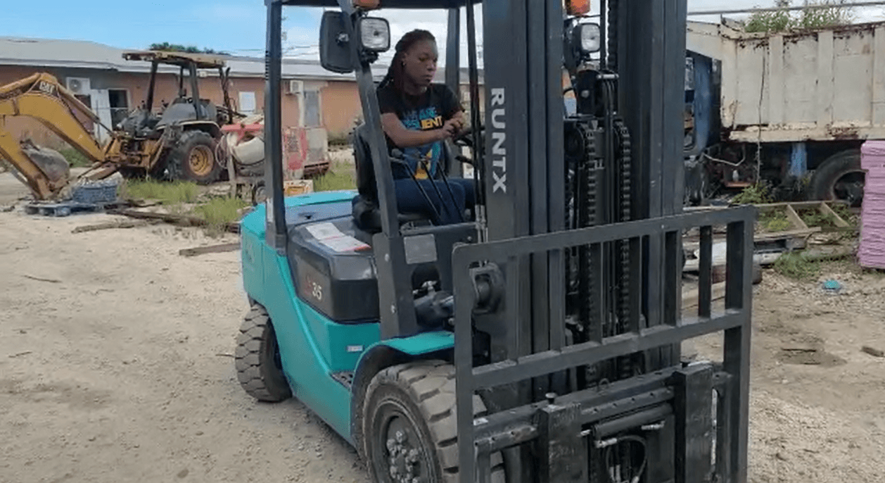 custom cyan blue 3.5 ton diesel forklift delivered to guyana