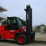 16 ton diesel forklift in port operations where it fits in container logistics (3)