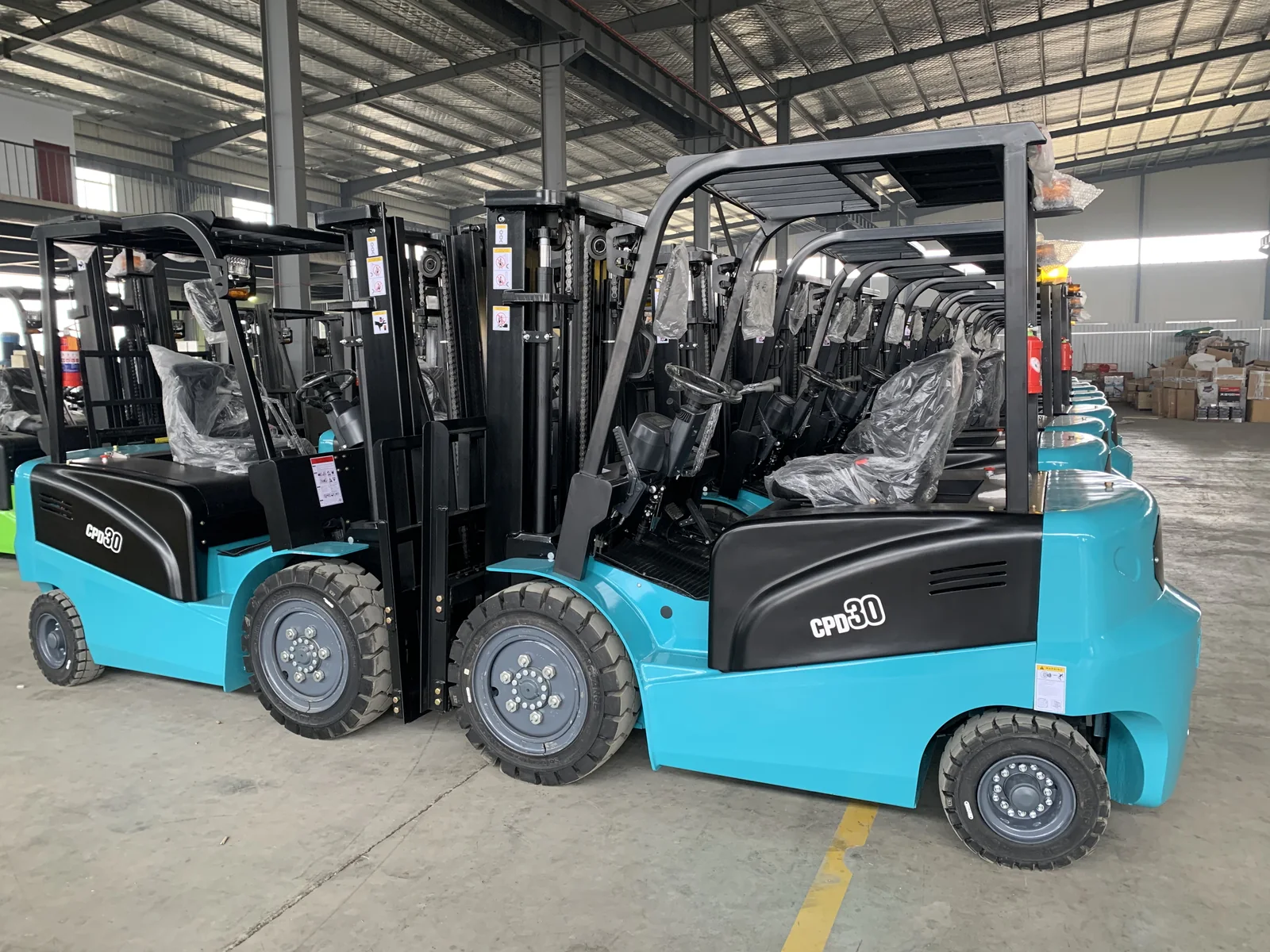 20 customized cpd30 3 ton electric forklifts prepared for indonesia (1)
