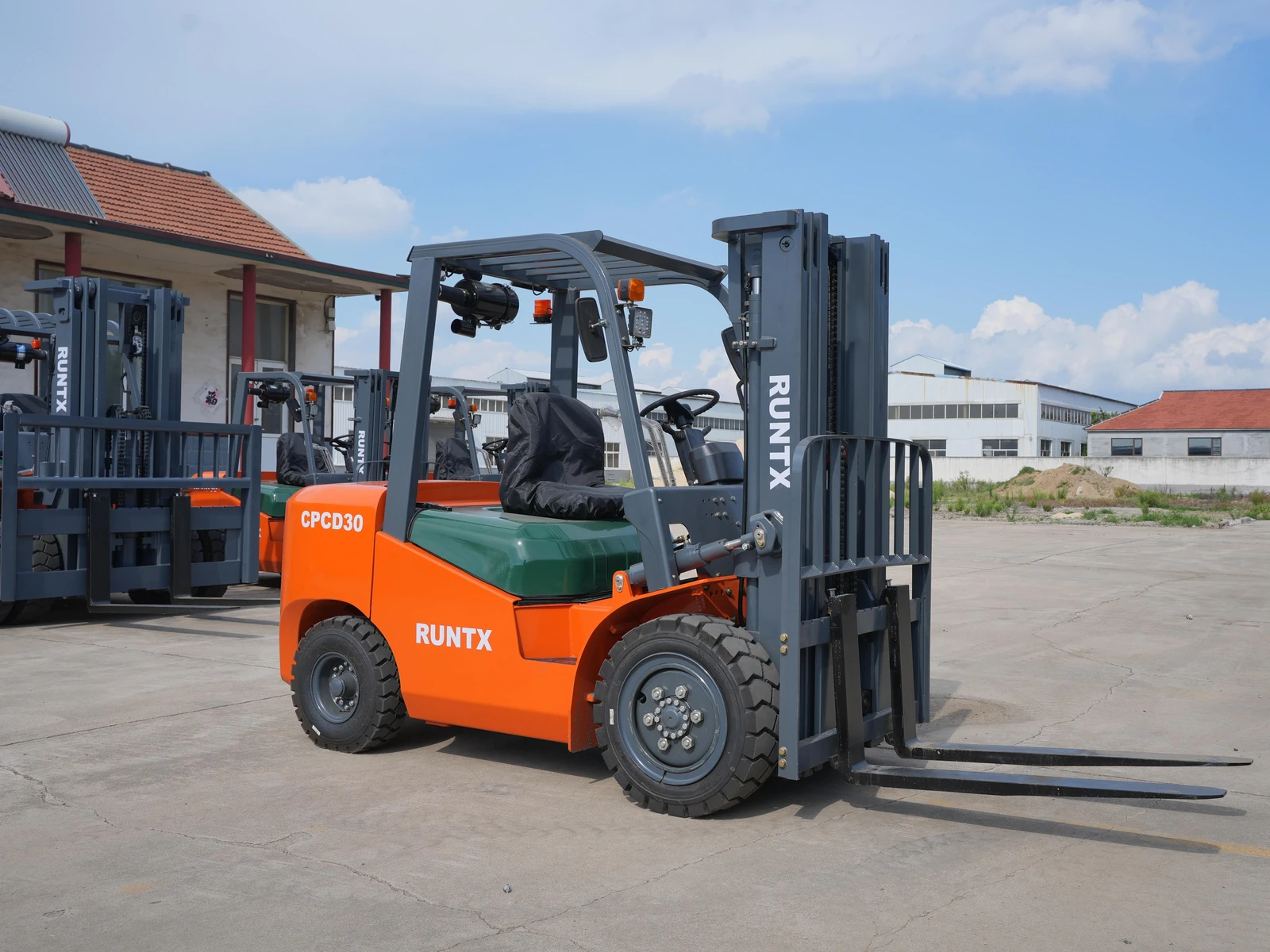 RUNTX CPCD30 3 ton diesel forklift